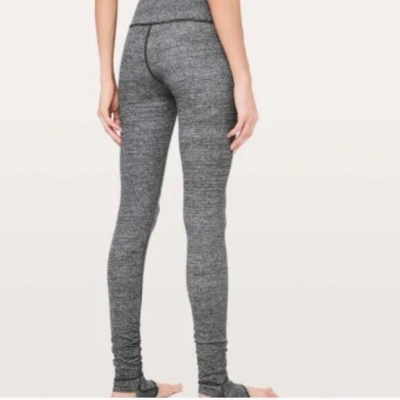 Lululemon Still Mind Leggings Interlink Ice Gray Black Yoga Running in Size 6 - Picture 16 of 16